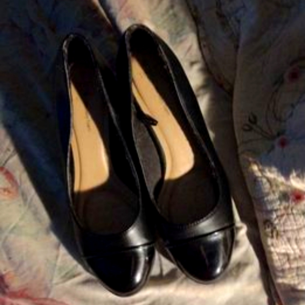 Women dress shoes, size 9, black